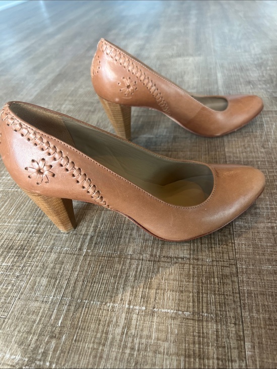 Jack Rogers Shoes - Jack Rogers Gallant Leather Brown Close Toe Pumps size 6.5